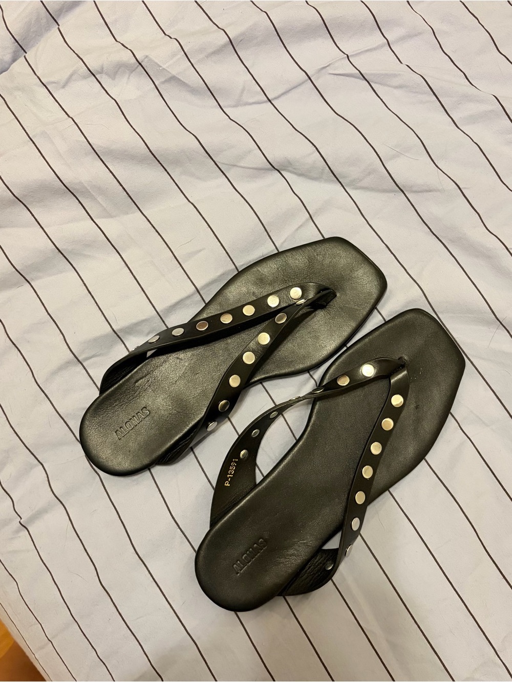 ALOHAS Ola Leather Studded Sandals